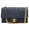 Sac CHANEL bleu matelassé