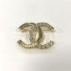 Broche CC et strass CHANEL