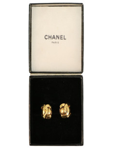 CHANEL vintage small gilded CC clip-on earrings