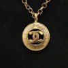 Pendentif CHANEL chaine dorée