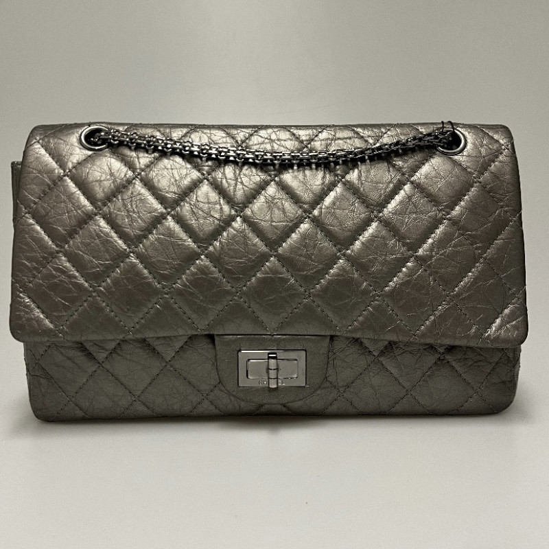 2.55 CHANEL cuir vieilli argent mat