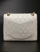 Timeless blanc CHANEL cuir d'agneau