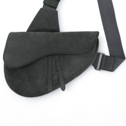 Sac Saddle DIOR homme suède embossé