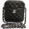 Pochette CHANEL matelassée noire