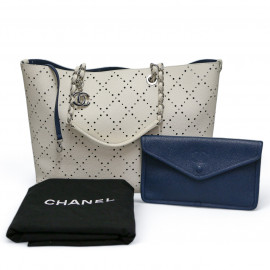 Cabas CHANEL blanc cuir grainé