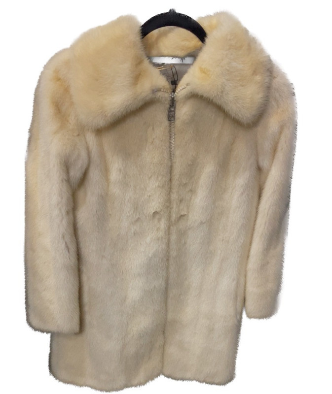 Manteau vison blanc