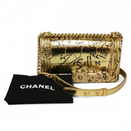 Sac Boy CHANEL doré Graffiti façon croco embossé