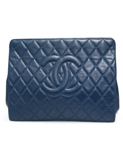 Pochette CHANEL matelassée bleue