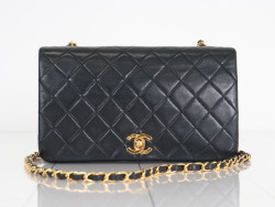 Sac enveloppe CHANEL noir vintage