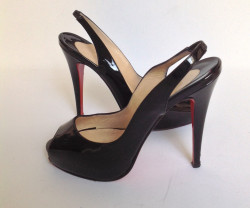 escarpins LOUBOUTIN t 35 vernis noirs