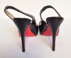 escarpins LOUBOUTIN t  vernis noirs