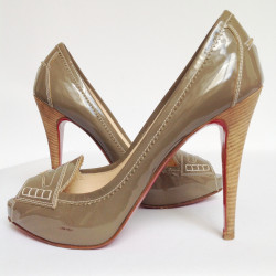 Escarpins LOUBOUTIN T 39.5 