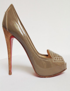 Escarpins LOUBOUTIN T 39.5 