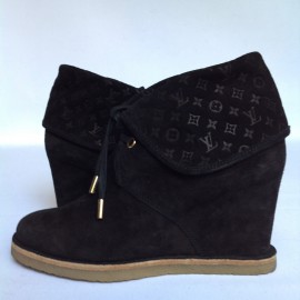 LOUIS VUITTON T37 Black Suede boots