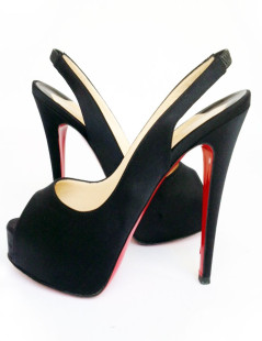 Escarpins CHRISTIAN LOUBOUTIN en satin noir