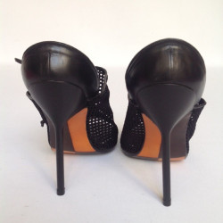 Sandales hautes noires MANOLO BLAHNIK T37,5