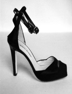 Escarpins noir poulain, satin et cuir verni MANOLO BLAHNIK T38,5