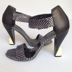 Sandales hautes python noir et blanche BALENCIAGA T38,5