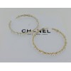  clous d'oreille créoles CHANEL en perles nacrées