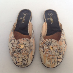 Flat Sandals CHANEL printed T37.5