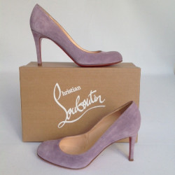 Escarpins en daim violet modèle 'Décolleté' CHRISTIAN LOUBOUTIN T37,5