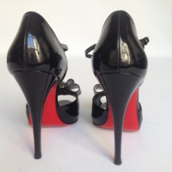 Escarpins noir verni CHRISTIAN LOUBOUTIN T38