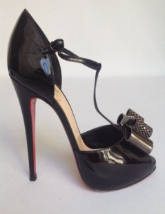 Escarpins noir verni CHRISTIAN LOUBOUTIN T38