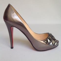 Escarpins argenté modèle 'very privé' CHRISTIAN LOUBOUTIN T38,5