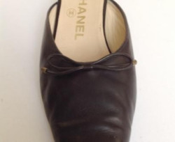 Mules  CHANEL T 39.5 noires