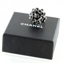 Bague CHANEL T54 camélia noire 