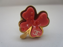 Ring CHANEL "Clover" t 53 coral and matte gold metal