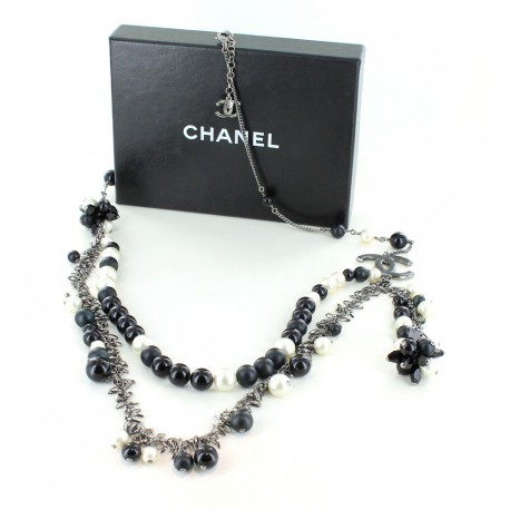 Sautoir Chanel perles noires et blanches 