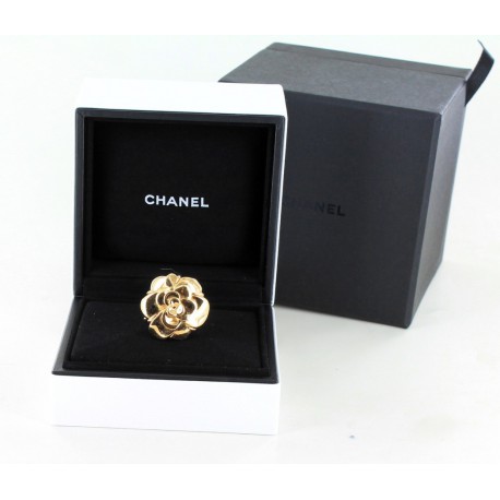 bague CHANEL camélia en or jaune