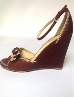 Pumps offset PRADA brown leather T38, 5