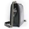 Sac "Boy" CHANEL en cuir lisse noir