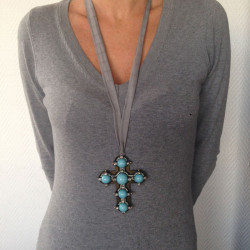 Collier LANVIN croix turquoise et strass de swarowski