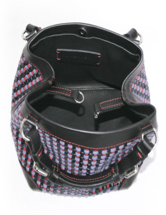 Sac "Cubo" CAROLINE DE MARCHI en cuir noir et coton tressé rouge et violet