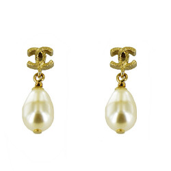 CHANEL Pearl oval Pearl ear studs