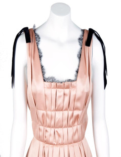 Robe de cocktail t 38 LOUIS VUITTON satin duchesse vieux rose