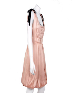 Robe de cocktail t 38 LOUIS VUITTON satin duchesse vieux rose