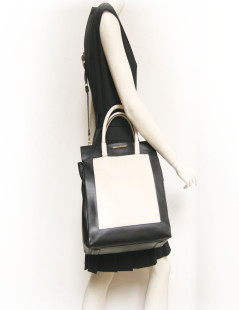 Sac MARC BY MARC JACOBS cuir bicolore noir et blanc 