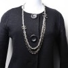 Sautoir CHANEL argent vieilli et strass et perles noires