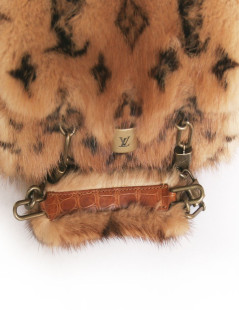 Mini bag LOUIS VUITTON '' extraordinary '' mink monogram