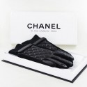 Paire de gants CHANEL T 7 cuir d'agneau noir et cachemire 