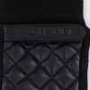 Paire de gants CHANEL en cuir noir