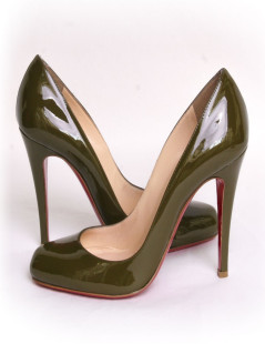 Escarpins LOUBOUTIN T 36 vernis vert kaki