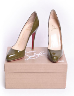 Escarpins "Fifi" CHRISTIAN LOUBOUTIN T 36 vernis vert kaki