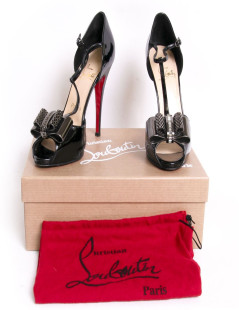 High Sandals LOUBOUTIN T38 varnished black