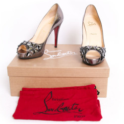 Escarpins argenté modèle 'very privé' CHRISTIAN LOUBOUTIN T38,5