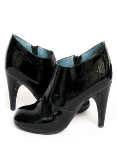 Mi-Boots t 36.5 CHANEL Black patent leather